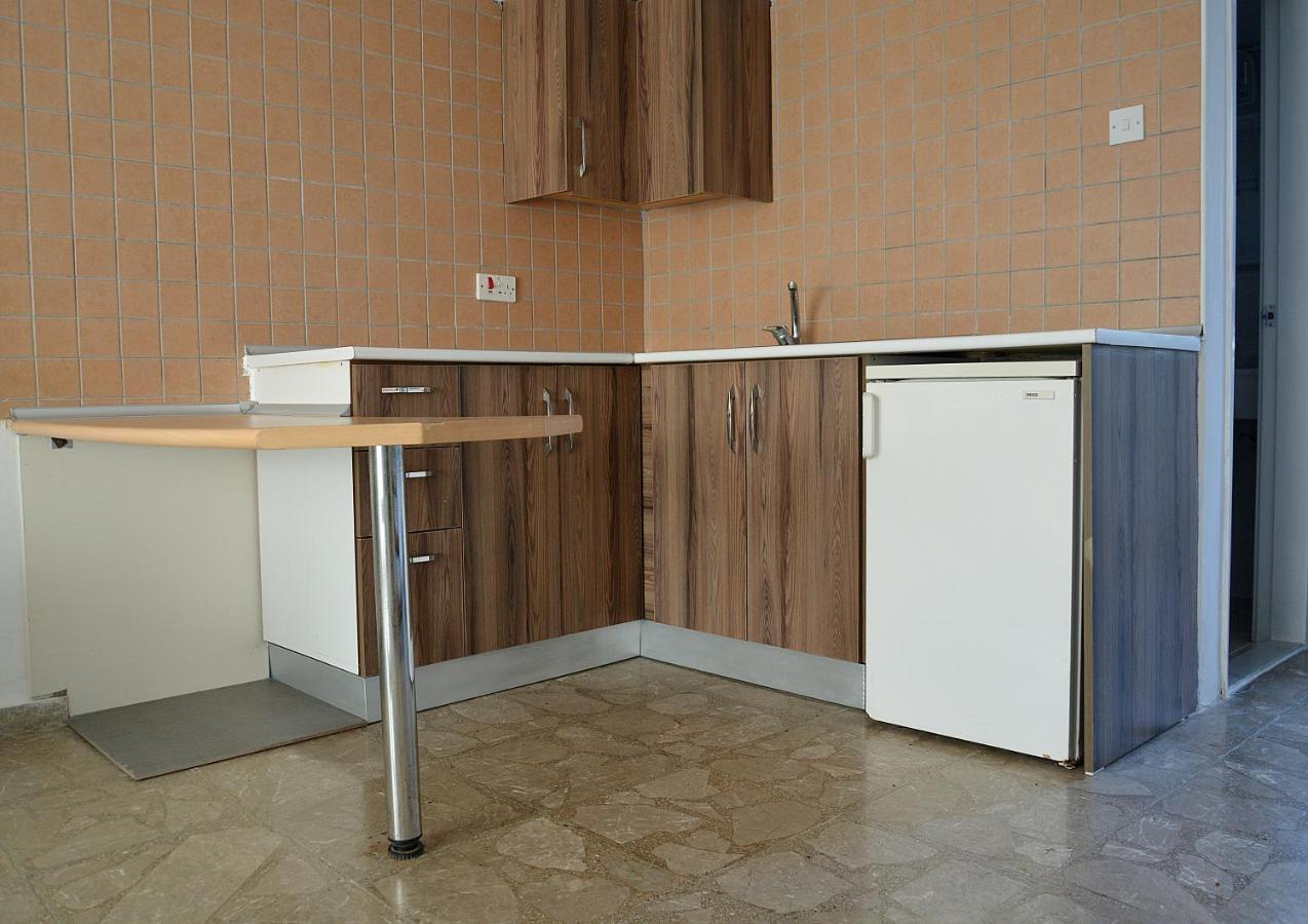 Club Lapethos Bungalow Кирения Экстерьер фото