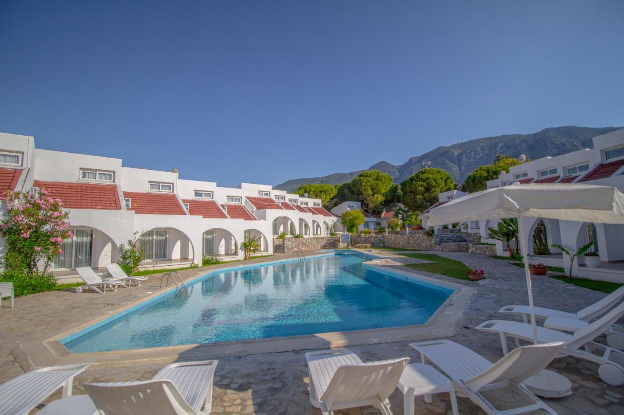 Club Lapethos Bungalow Кирения Экстерьер фото