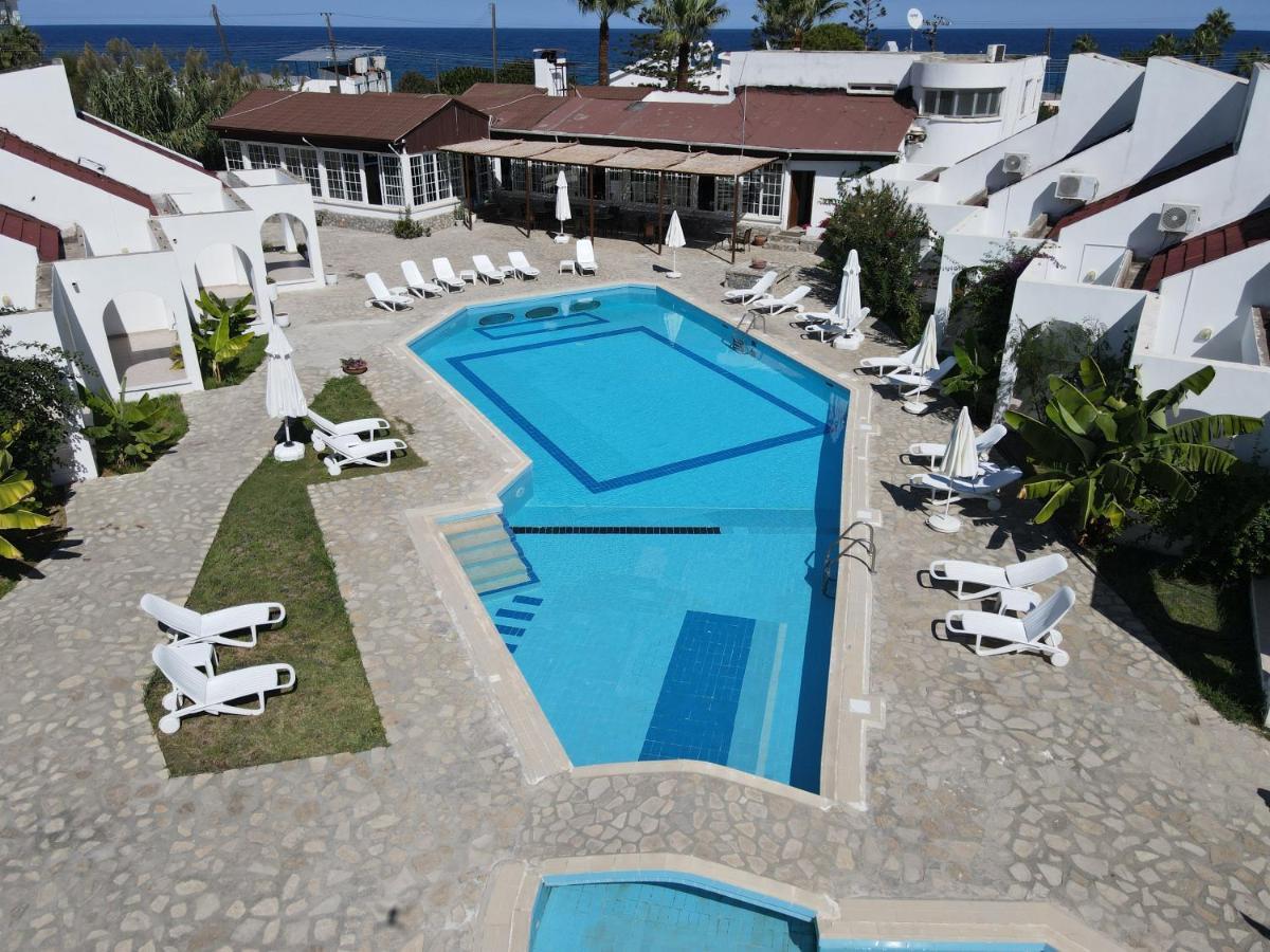 Club Lapethos Bungalow Кирения Экстерьер фото